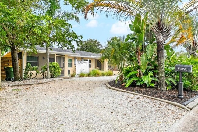 property at 3901 Iroquois Ave