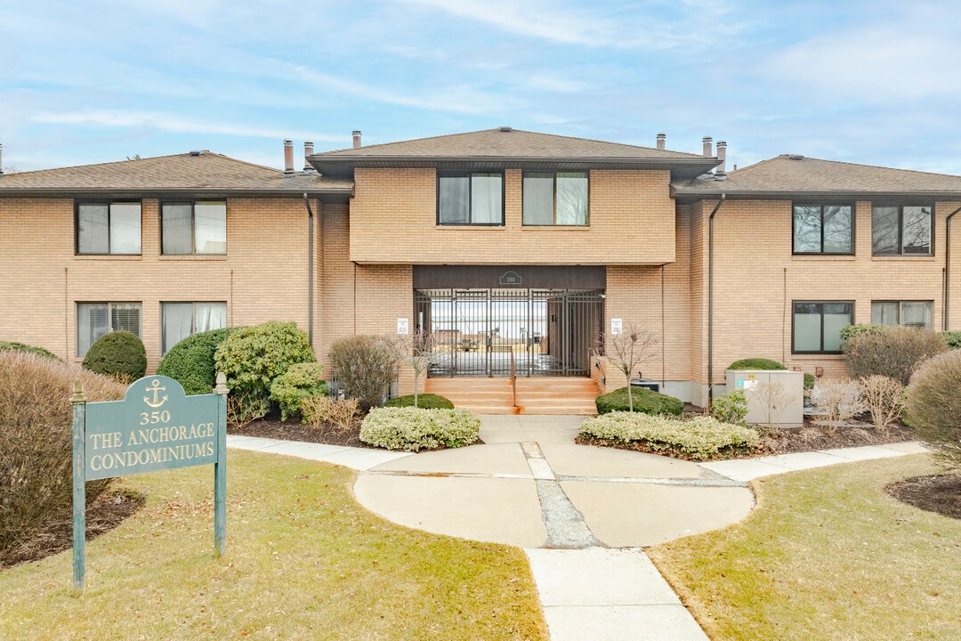 The Anchorage Condominiums in Bridgeport, CT - Building Photo
