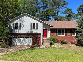 3902 Sam Peck Rd in Little Rock, AR - Building Photo