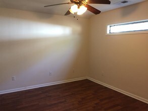 525 E 58th St in Savannah, GA - Building Photo - Building Photo