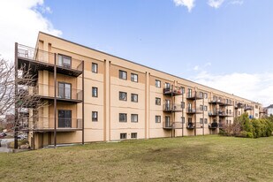 9910 Gouin Boul E in Montréal, QC - Building Photo
