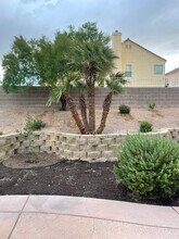 1183 Pelican Lake Ln in Las Vegas, NV - Foto de edificio - Building Photo