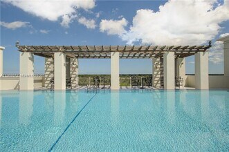 7275 SW 90th St in Miami, FL - Building Photo - Building Photo