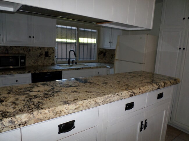 9654 Caminito Del Vida in San Diego, CA - Building Photo - Building Photo