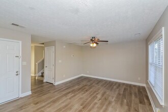 1424 Beaconcrest Cir in Murfreesboro, TN - Foto de edificio - Building Photo