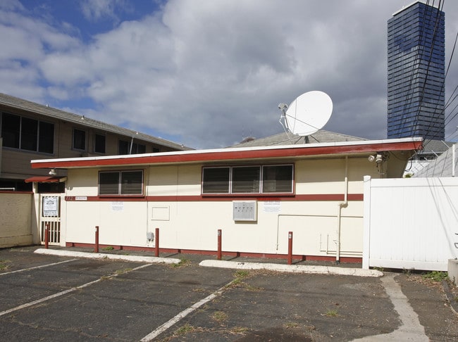 712 Pumehana St in Honolulu, HI - Foto de edificio - Building Photo