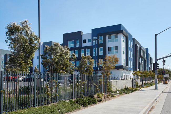 El Segundo Boulevard Apartments in Los Angeles, CA - Building Photo - Building Photo