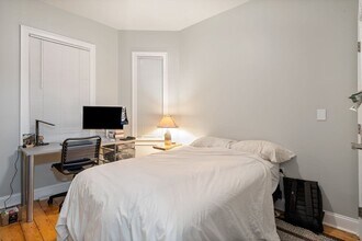 594 E 2nd St, Unit 1 in Boston, MA - Foto de edificio - Building Photo