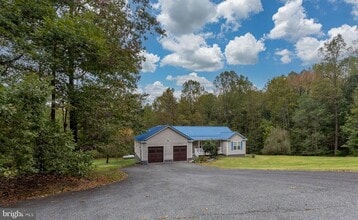 8314 Myrtle Ln in King George, VA - Building Photo - Building Photo