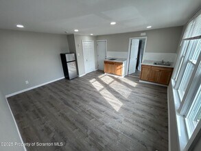 527 Willow St in Scranton, PA - Building Photo - Building Photo