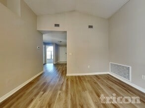 914 Whisper Lake Dr in Winter Haven, FL - Foto de edificio - Building Photo