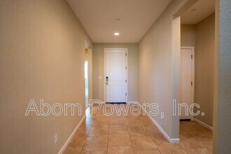 7048 Greenford Way in Roseville, CA - Building Photo - Building Photo