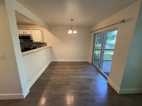7179 SW Sagert St in Tualatin, OR - Building Photo - Building Photo