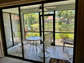 7113 Quail Run Ct W in Ft. Myers, FL - Foto de edificio - Building Photo