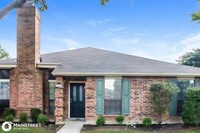 984 Downey Dr in Lewisville, TX - Foto de edificio - Building Photo