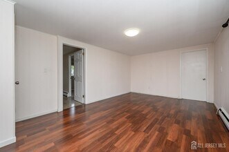 54 Starlight Dr in Colonia, NJ - Building Photo - Building Photo