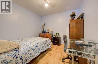 4 Perin Pl in Kitchener, ON - Building Photo - Building Photo