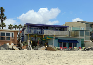 Luna del Mar in Oceanside, CA - Building Photo - Building Photo