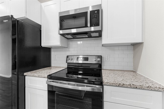 8161 Tate St in Houston, TX - Foto de edificio - Building Photo