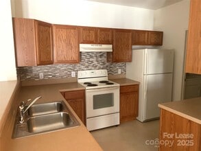 10648 Hill Point Ct in Charlotte, NC - Building Photo - Building Photo