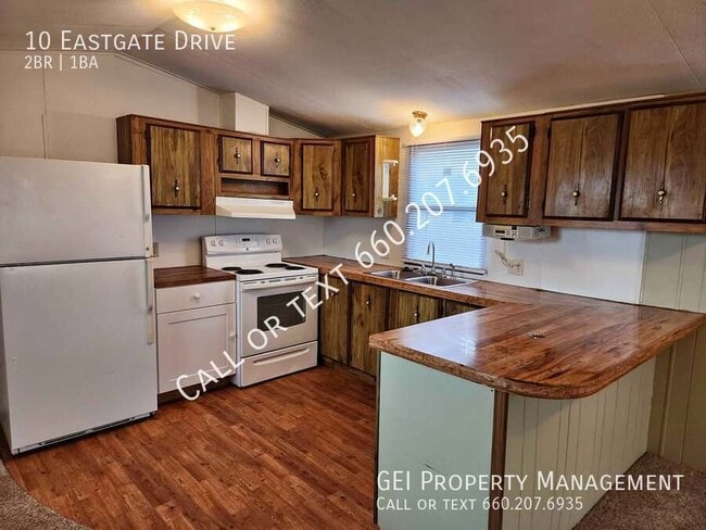 property at 10 Eastgate Dr