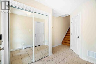 164 Sunshine Crescent in Ottawa, ON - Building Photo - Building Photo