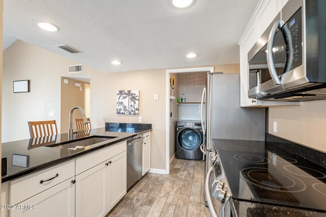 2019 W Lemon Tree Pl in Chandler, AZ - Building Photo - Building Photo