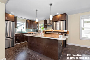 70 Stanley Ave, Unit 1 in Medford, MA - Building Photo
