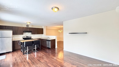 1009 Pampero Cres in Ottawa, ON - Building Photo - Building Photo