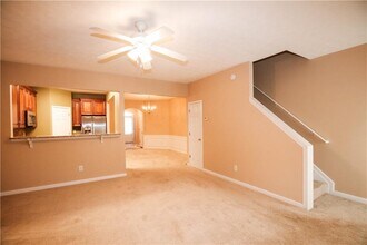 3875 Dandridge Way NW in Duluth, GA - Foto de edificio - Building Photo