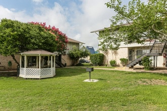 RiverStone Apartment Homes in New Braunfels, TX - Foto de edificio - Building Photo