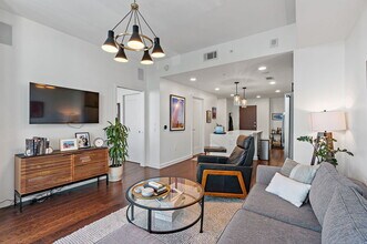 1212 Laurel St, Unit 708 in Nashville, TN - Building Photo - Building Photo