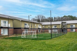 Falls at Mill Creek in Nashville, TN - Foto de edificio - Building Photo