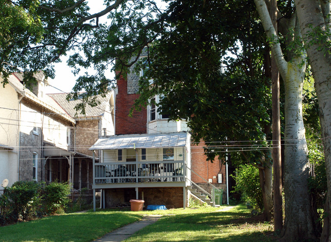 826 W Main St in Norristown, PA - Building Photo - Building Photo