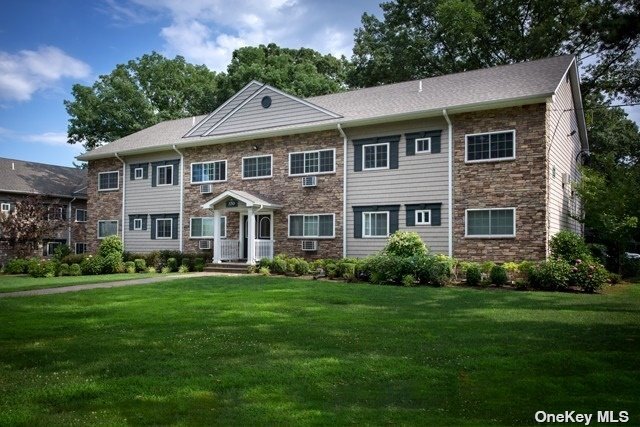 554 New Hwy-Unit -3-1D in Hauppauge, NY - Foto de edificio - Building Photo