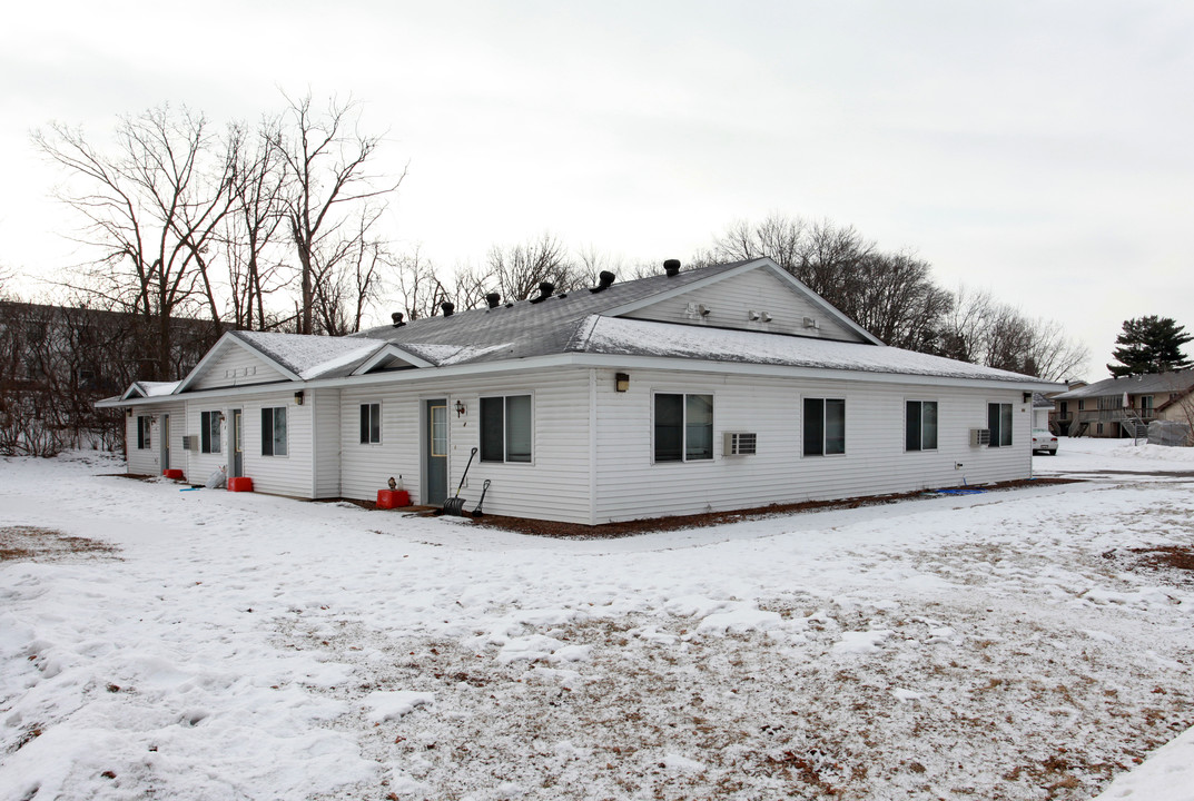 608 Terrill Rd in Menomonie, WI - Building Photo