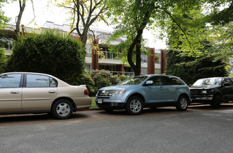 Sheridan Court in Vancouver, BC - Building Photo - Building Photo