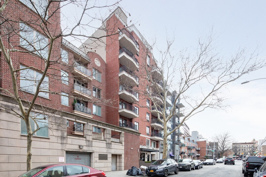 The Goodrich in Astoria, NY - Building Photo