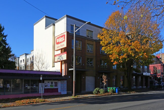Stone Way Apartments in Seattle, WA - Building Photo - Building Photo