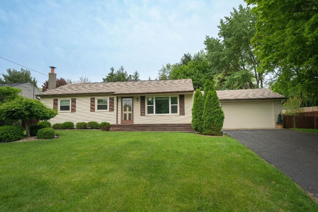 2316 Beethoven Ave in Portage, MI - Building Photo