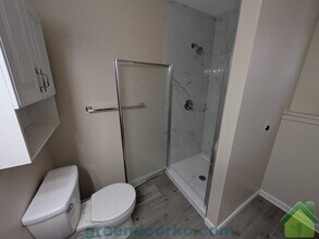 823 S Lindenwood Dr in Olathe, KS - Building Photo - Building Photo