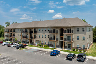 Parkside Trace Apartments in Charlestown, IN - Building Photo - Building Photo