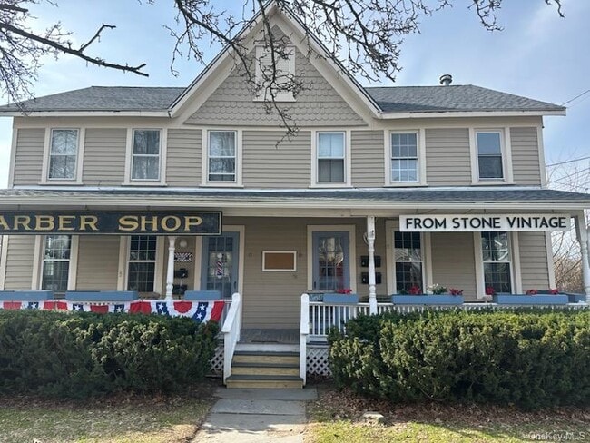 property at 17 West St