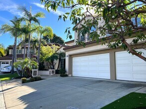 12390 Fairbanks Dr in Tustin, CA - Building Photo - Building Photo