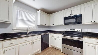 2620 W Washington St in Denison, TX - Foto de edificio - Building Photo