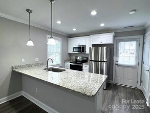 1586 Oak Leaf Dr NW in Hickory, NC - Building Photo - Building Photo