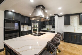 13262 NW 1st Ter in Miami, FL - Building Photo - Building Photo