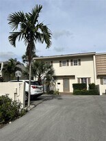 3121 N Palm Aire Dr, Unit 3121 in Pompano Beach, FL - Building Photo