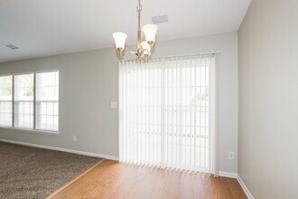 8433 Appledale Dr in Charlotte, NC - Building Photo - Building Photo