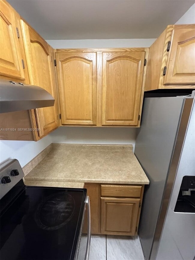 9686 Fontainebleau Blvd in Miami, FL - Building Photo - Building Photo